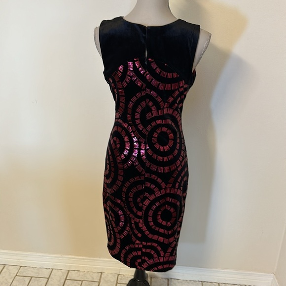 Jax raspberry red and black velvet pencil dress size 4 - Picture 4 of 11